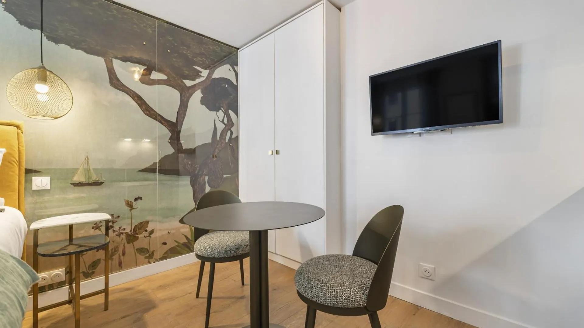 Petito Apartment Paris France